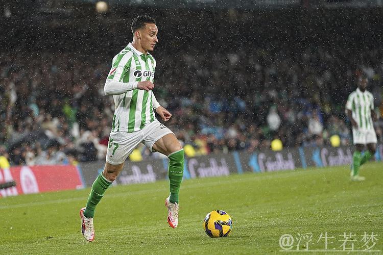 安东尼抵达贝蒂斯准备体检!免费租借细节揭晓,曼联省下150万 安东尼抵达贝蒂斯准备体检!免费租借细节揭晓,曼联省下150万